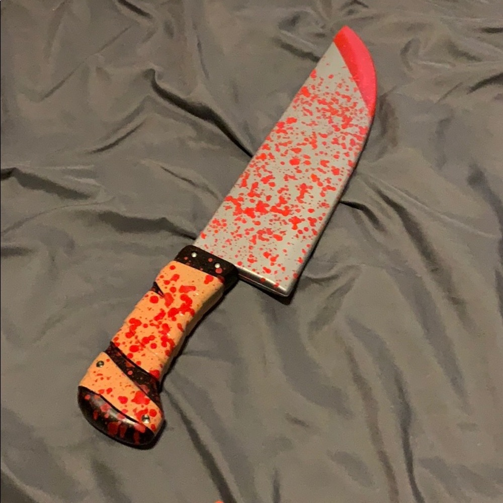Bloody costume knife